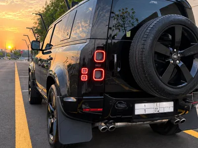 2023 لاند روفر ديفيندر V8 P525 ادشن