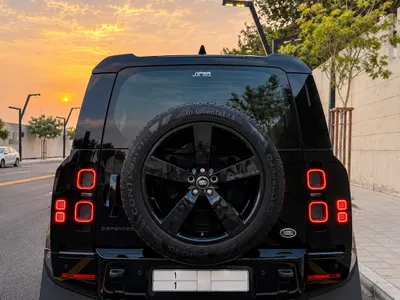 2023 لاند روفر ديفيندر V8 P525 ادشن
