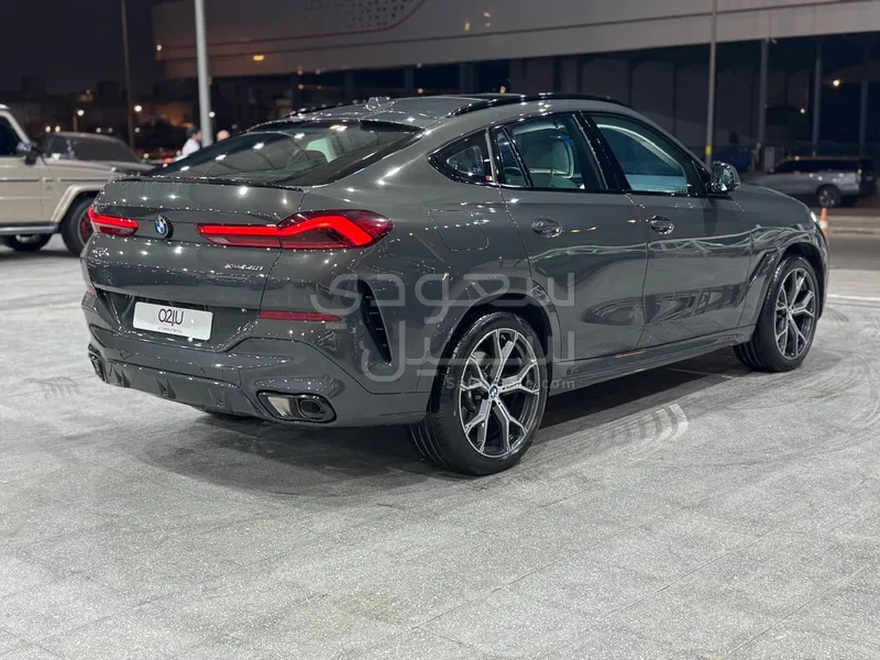 2025 بي ام دبليو الفئة اكس 6 40أي