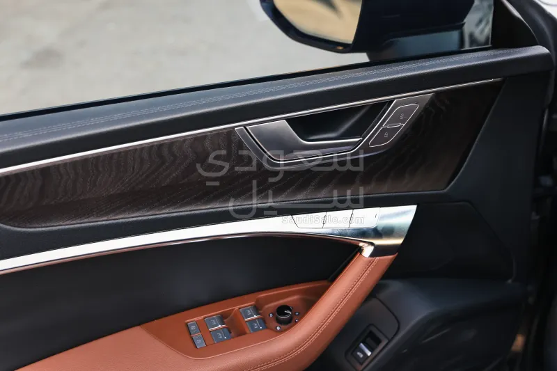 2023 اودي اي 7 55 تي اف اس اي