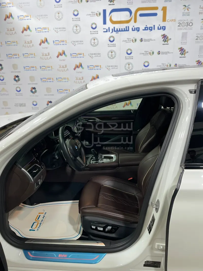 2020 بي ام دبليو الفئة السابعة 730 إل أي