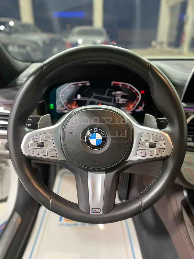 2020 بي ام دبليو الفئة السابعة 730 إل أي