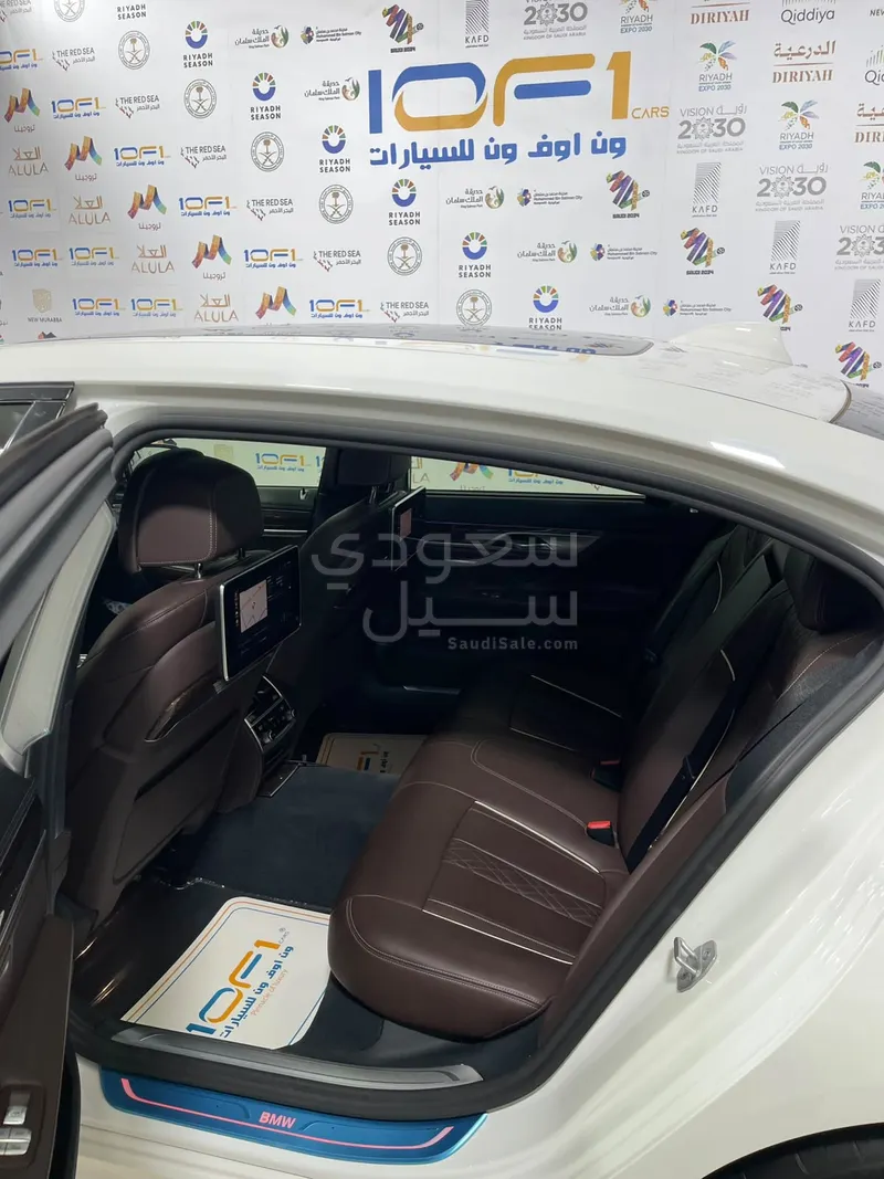 2020 بي ام دبليو الفئة السابعة 730 إل أي