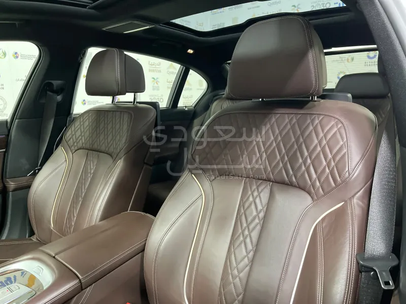 2020 بي ام دبليو الفئة السابعة 730 إل أي