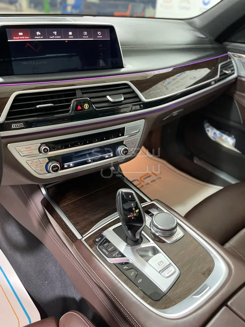 2020 بي ام دبليو الفئة السابعة 730 إل أي
