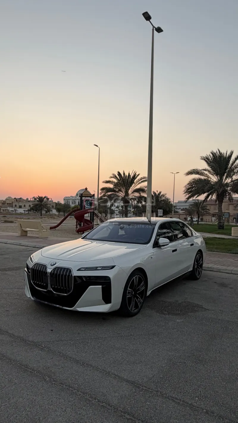 2023 بي ام دبليو الفئة السابعة 740أي