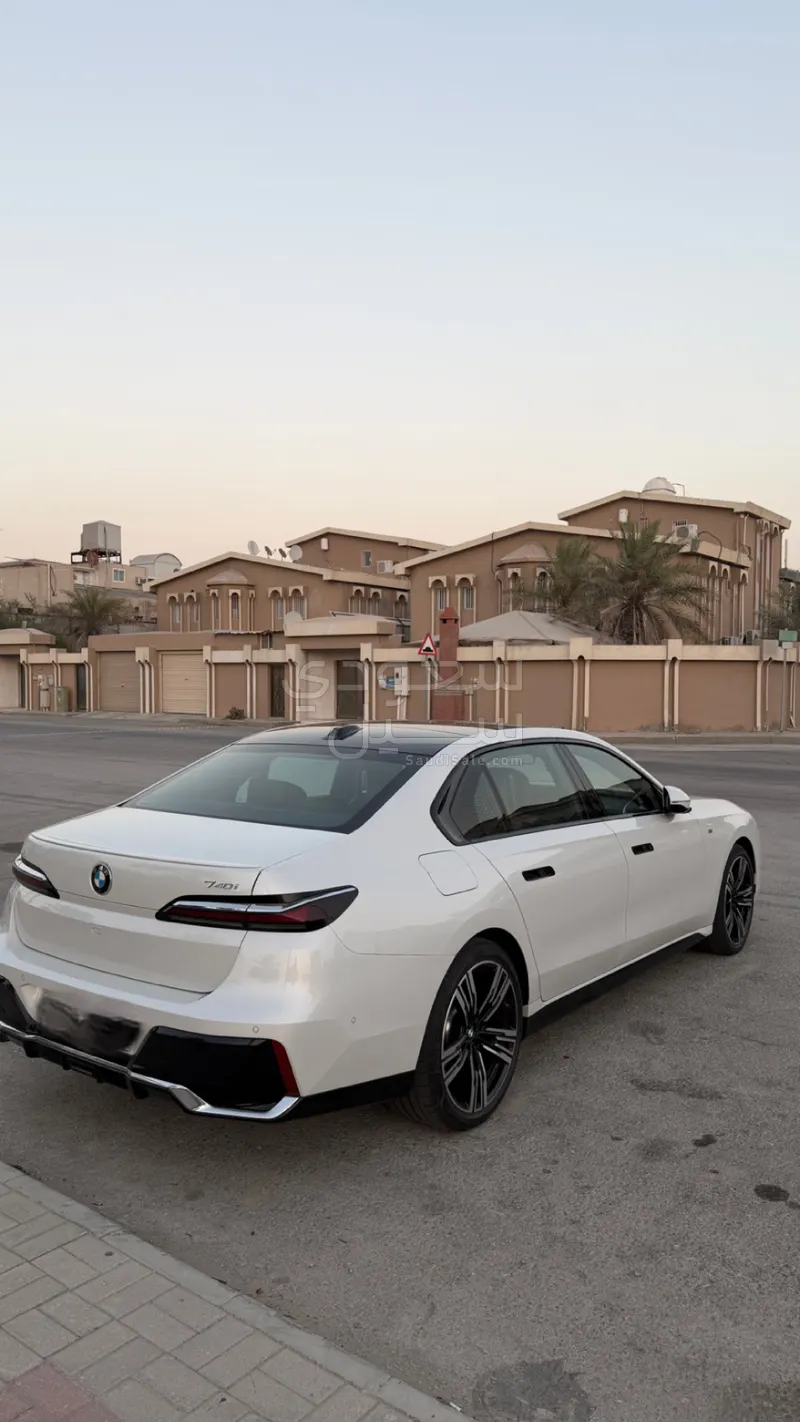 2023 بي ام دبليو الفئة السابعة 740أي