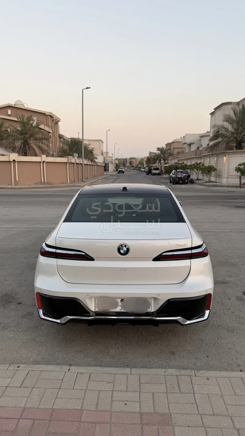 2023 بي ام دبليو الفئة السابعة 740أي