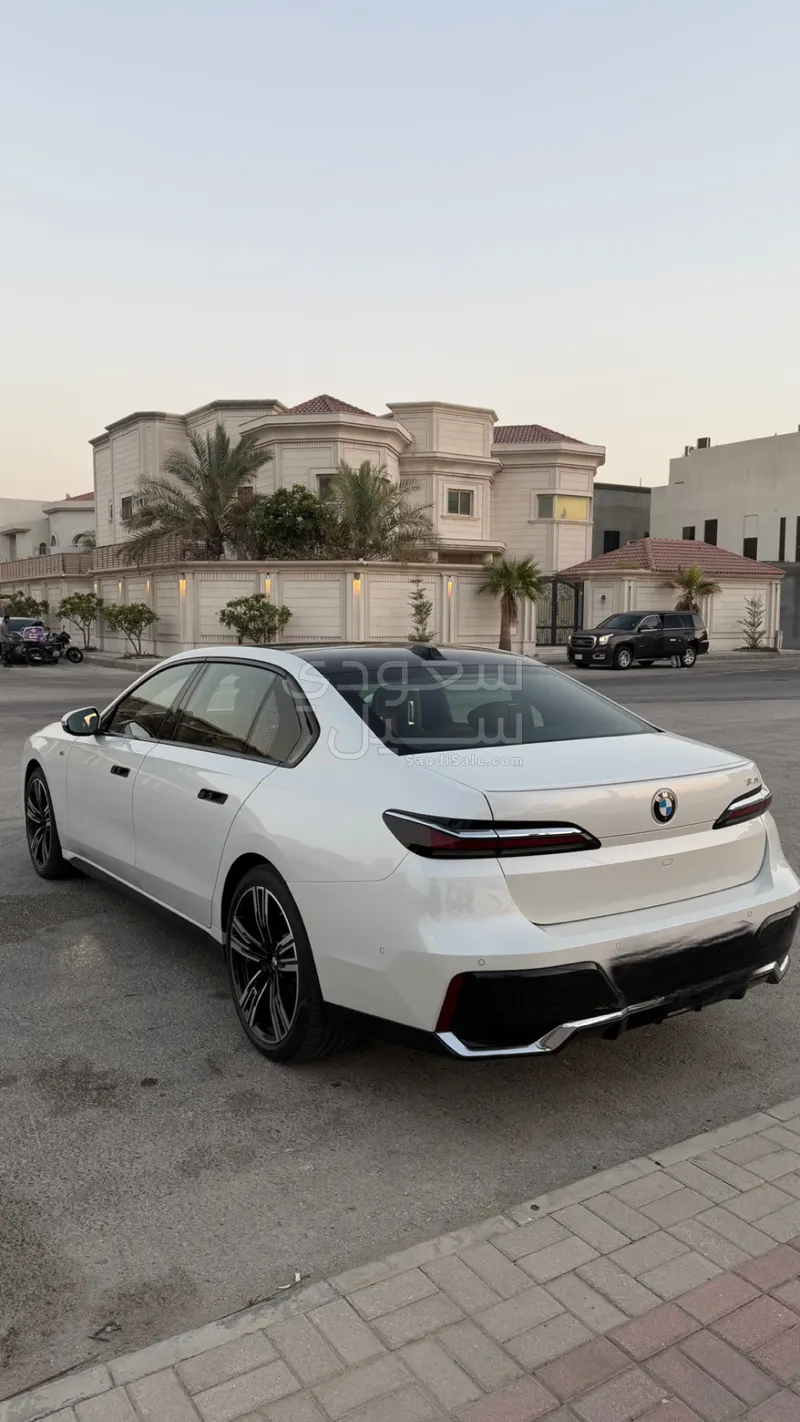 2023 بي ام دبليو الفئة السابعة 740أي