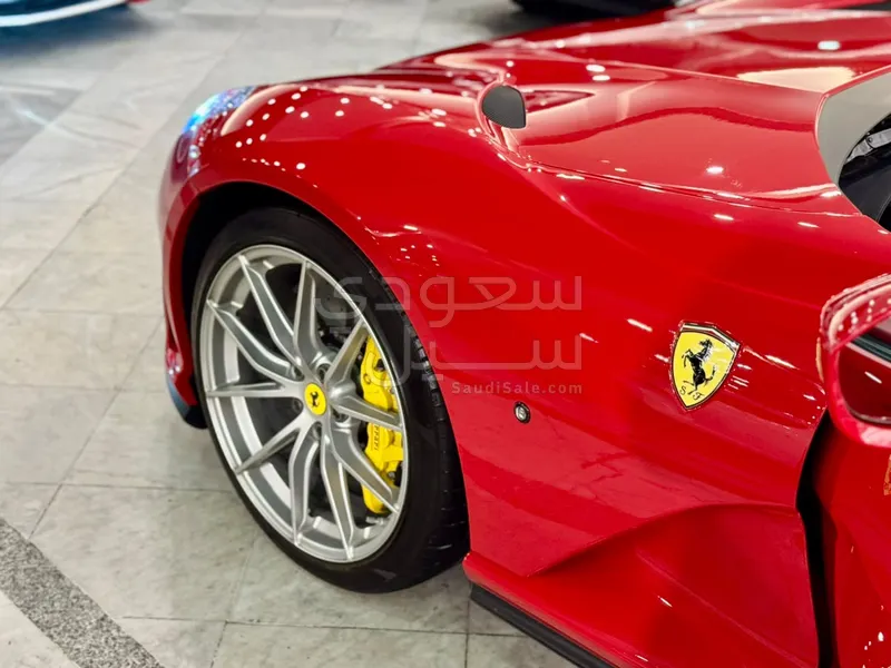 2021 فيراري 812 جي تي اس
