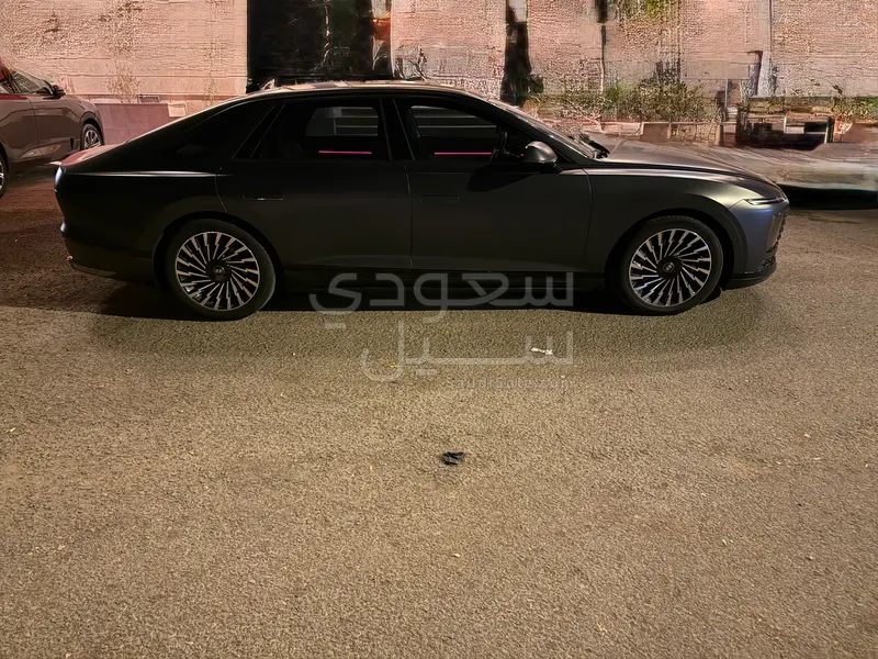 2024 هيونداي ازيرا كاليجرافي