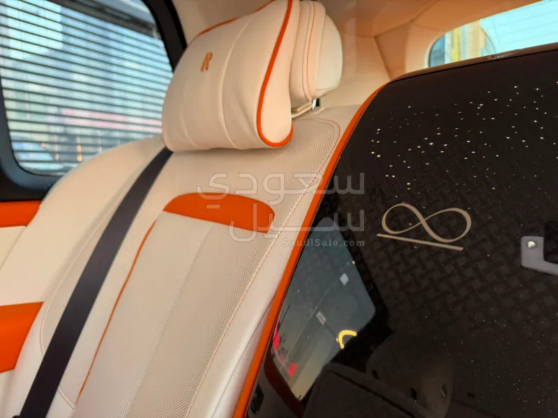 2025 رولز رويس كولينان بلاك بادج