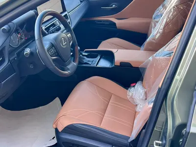 2023 لكزس إي إس 350