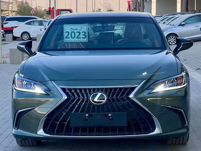 2023 لكزس إي إس 350