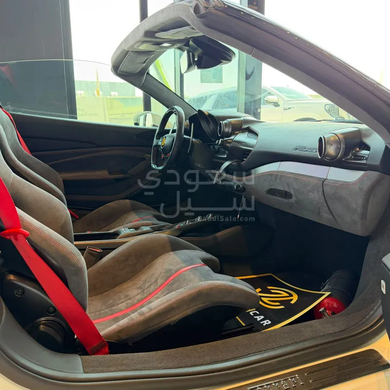 2022 فيراري اف 8 سبايدر