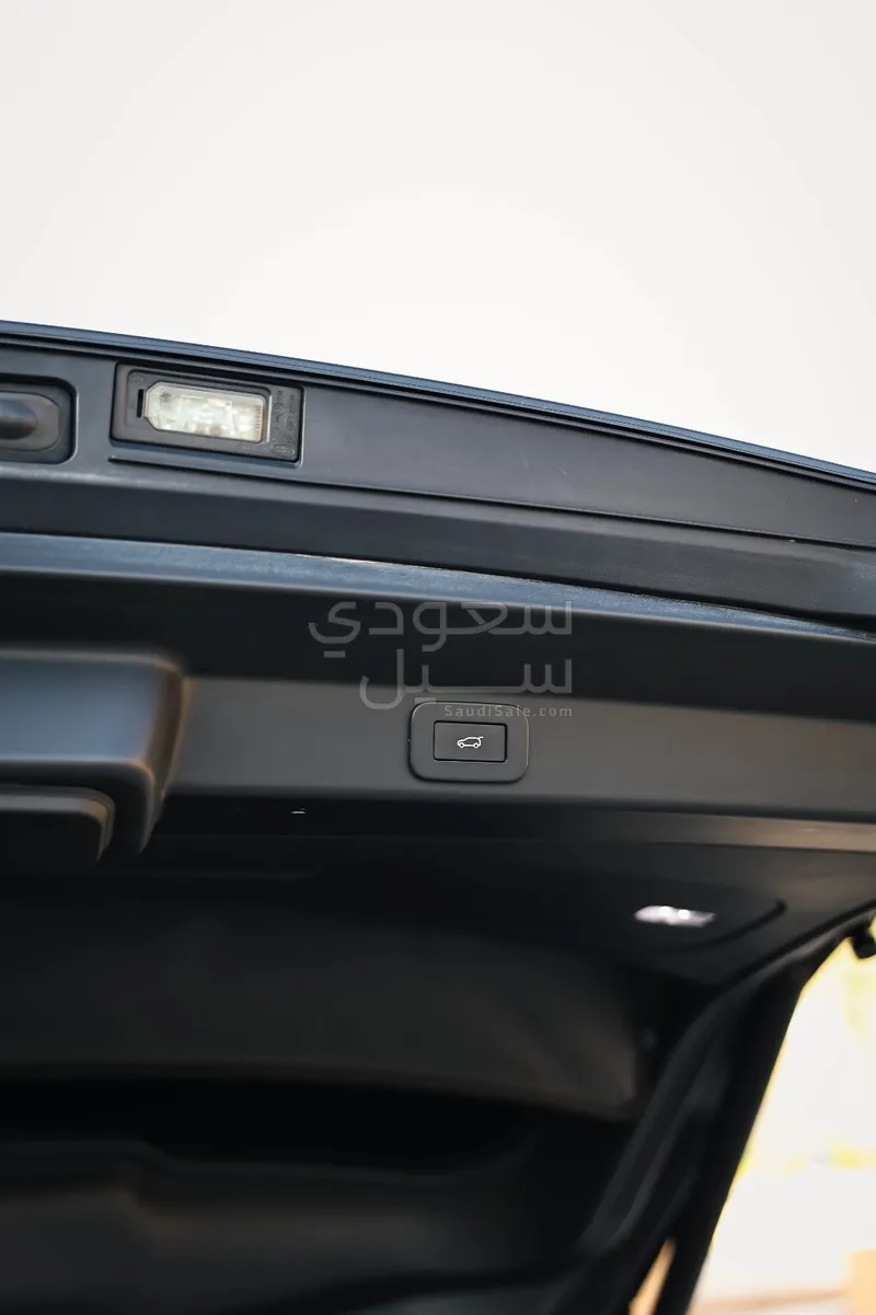 2023 لاند روفر رينج روفر سبورت اس اي دايناميك
