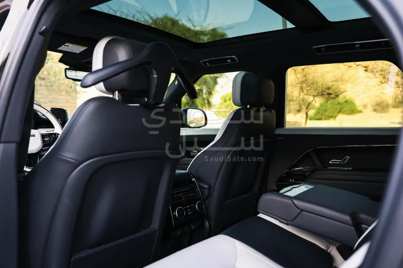 2023 لاند روفر رينج روفر سبورت اس اي دايناميك