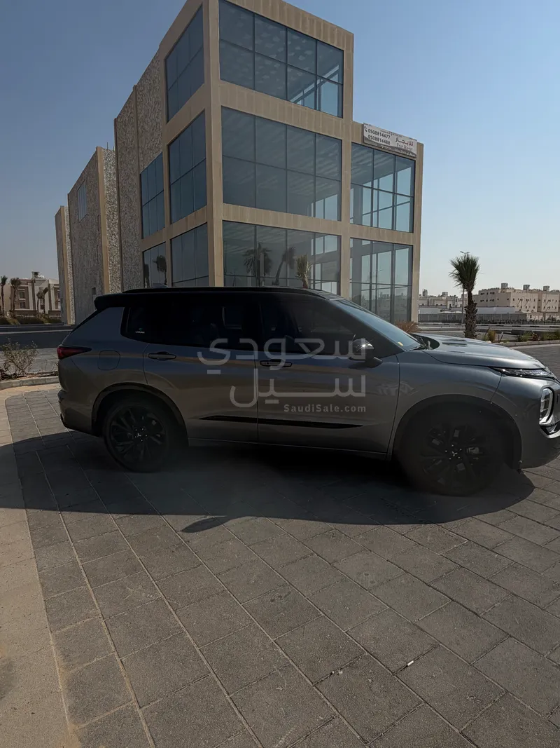 2024 متسوبيشي اوت لاندر