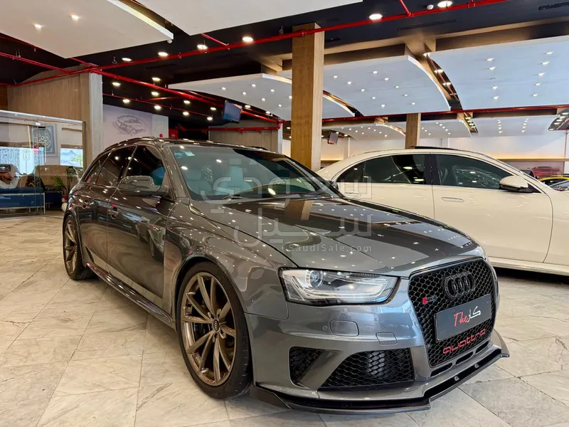 2015 اودي ار اس 4
