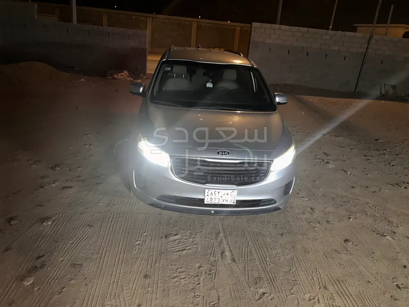2016 كيا كارنفال