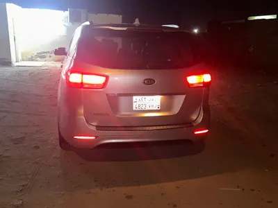 2016 كيا كارنفال