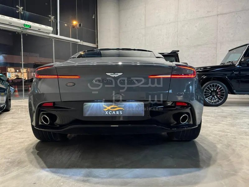 2025 استون مارتن دي بي 12