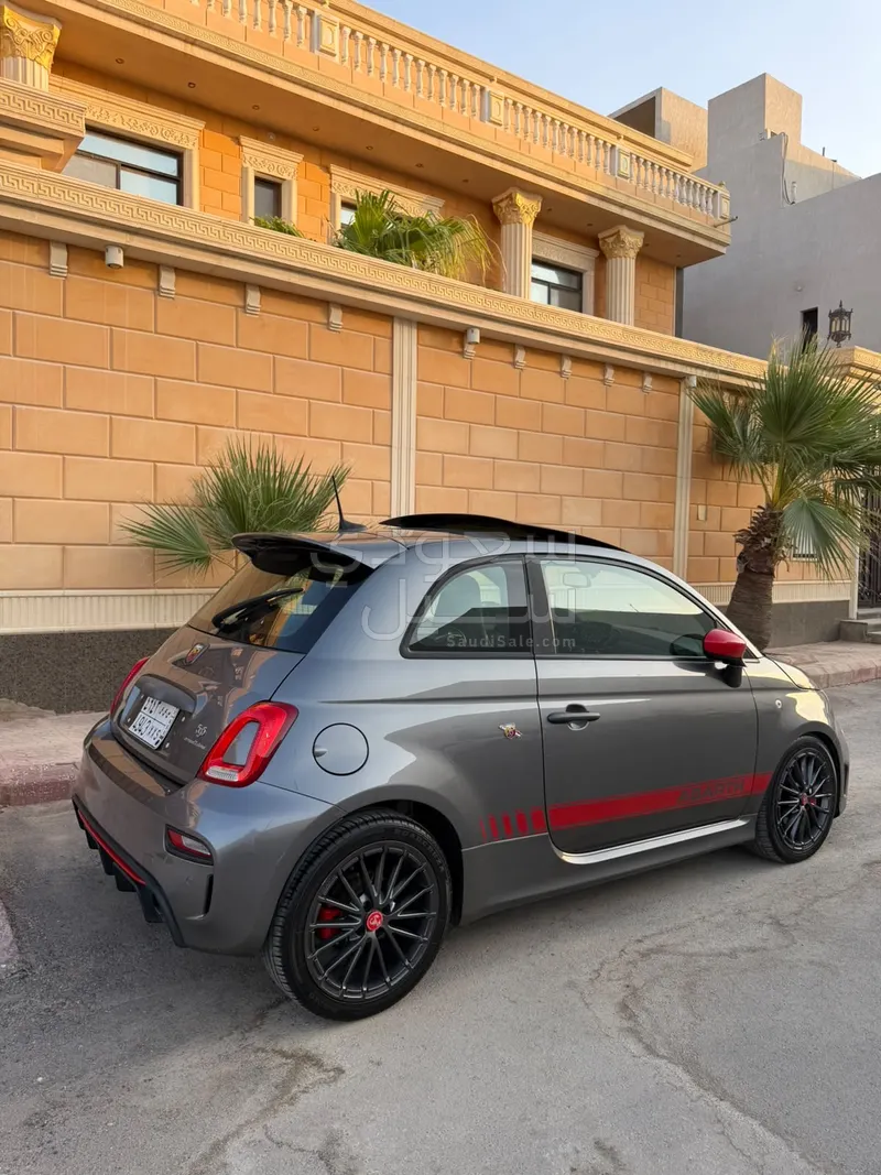2023 فيات ابارث 595 كومبيتزيون