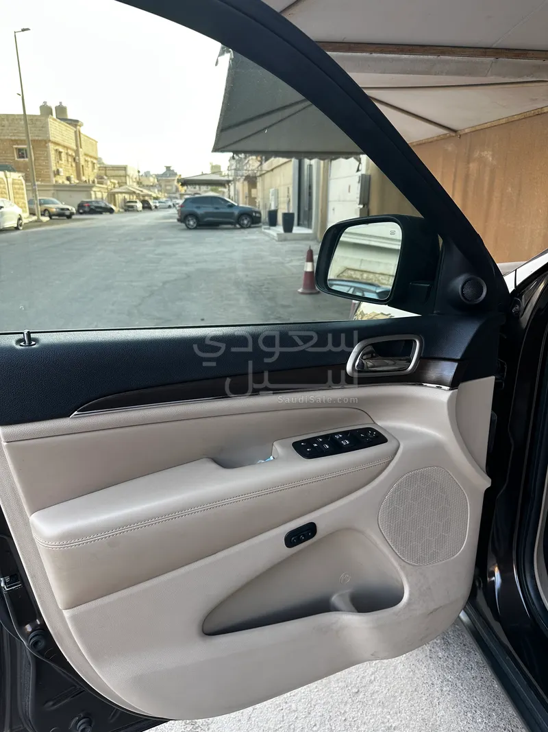 2017 جييب شيروكي ليمتد