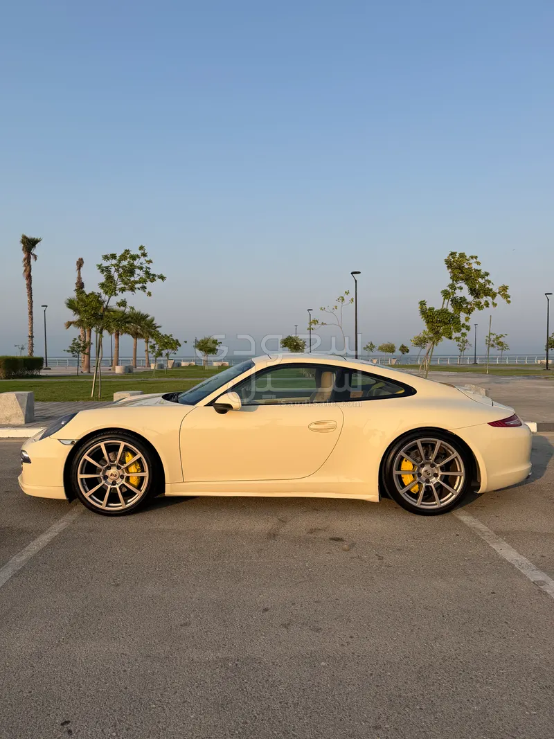 2012 بورش 911 كاريرا