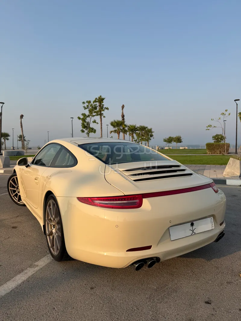 2012 بورش 911 كاريرا