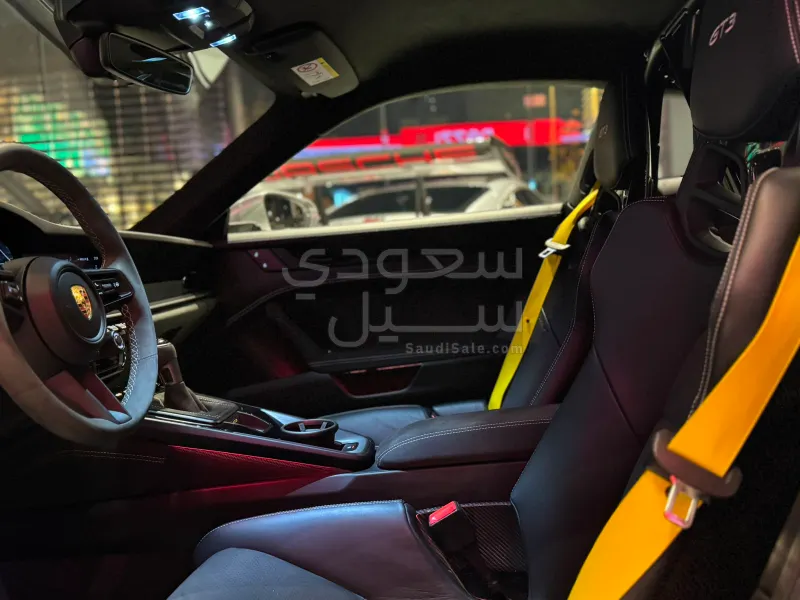 2024 بورش 911 كاريرا جي تي 3