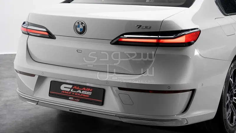 2023 بي ام دبليو الفئة السابعة 735أي