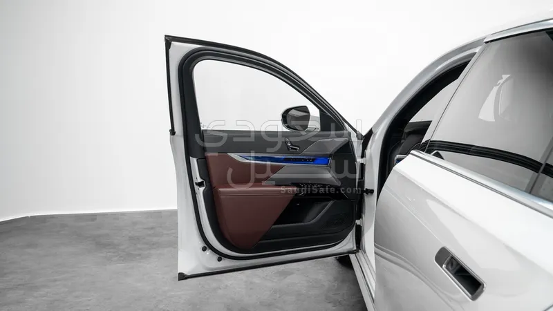 2023 بي ام دبليو الفئة السابعة 735أي