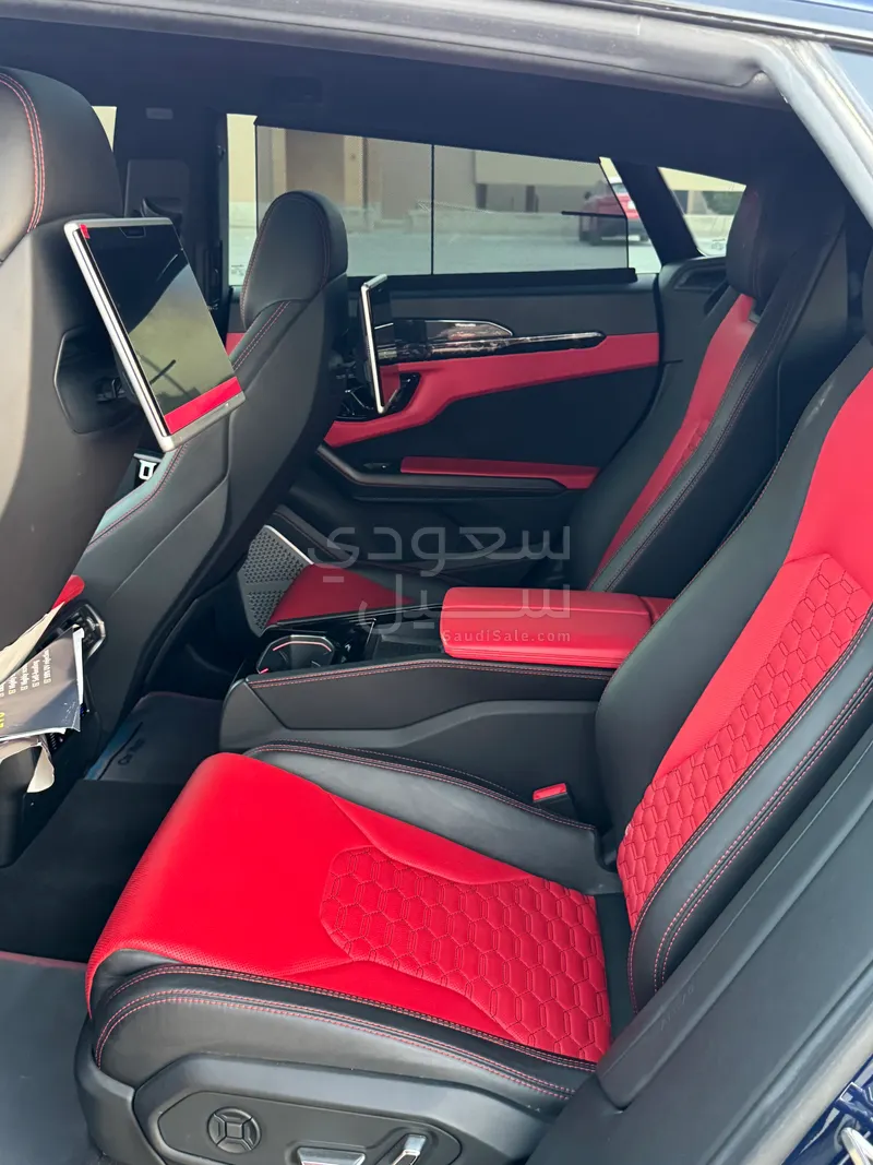 2020 لمبرجيني اوروس