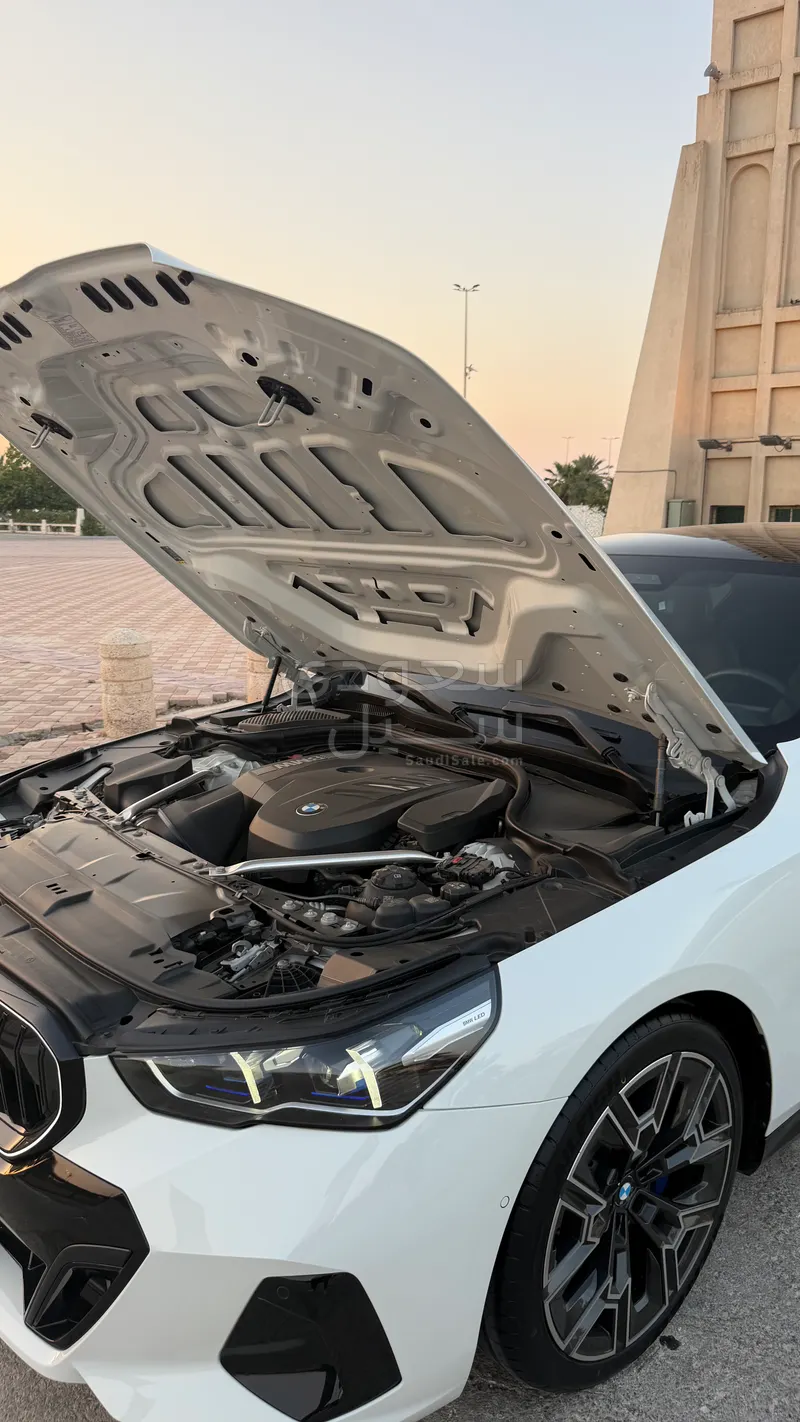 2024 بي ام دبليو الفئة الخامسة 520 أي