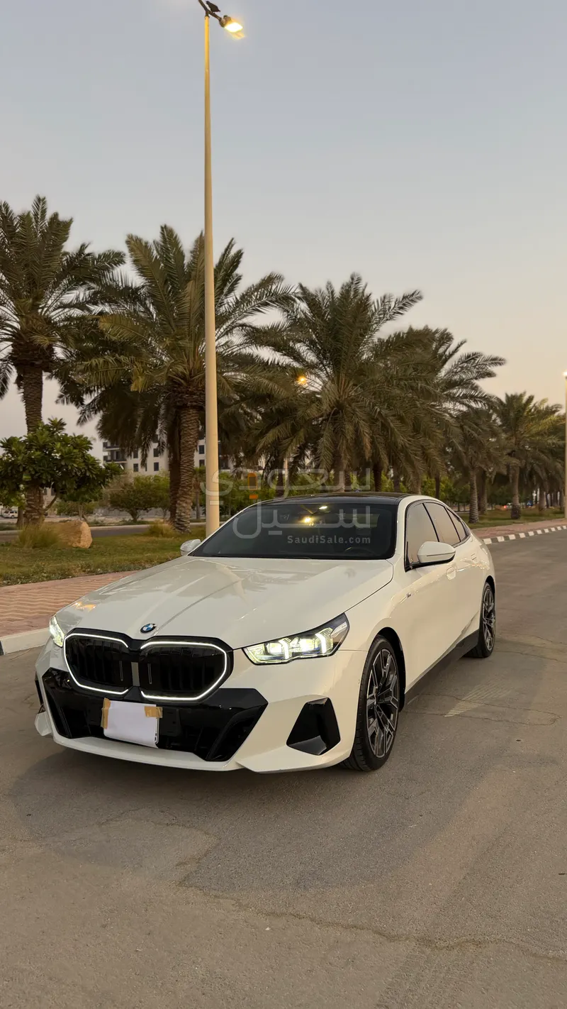 2024 بي ام دبليو الفئة الخامسة 520 أي