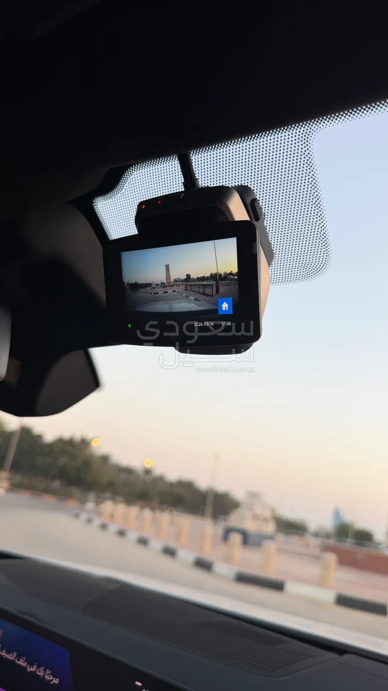 2024 بي ام دبليو الفئة الخامسة 520 أي