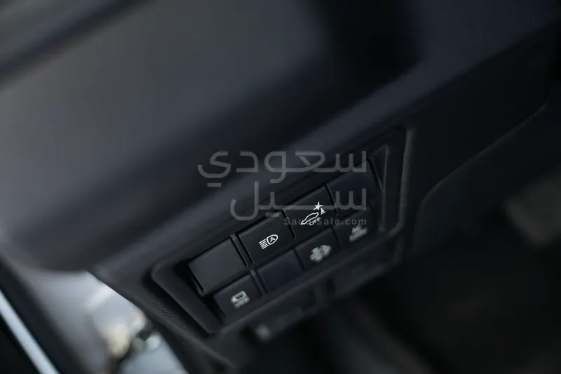 2027 تويوتا هاي لوكس اوف رود