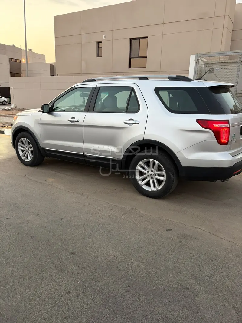 2015 فورد اكسبلورر اكس ال تي