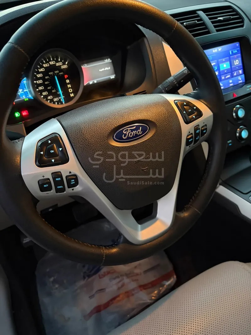 2015 فورد اكسبلورر اكس ال تي
