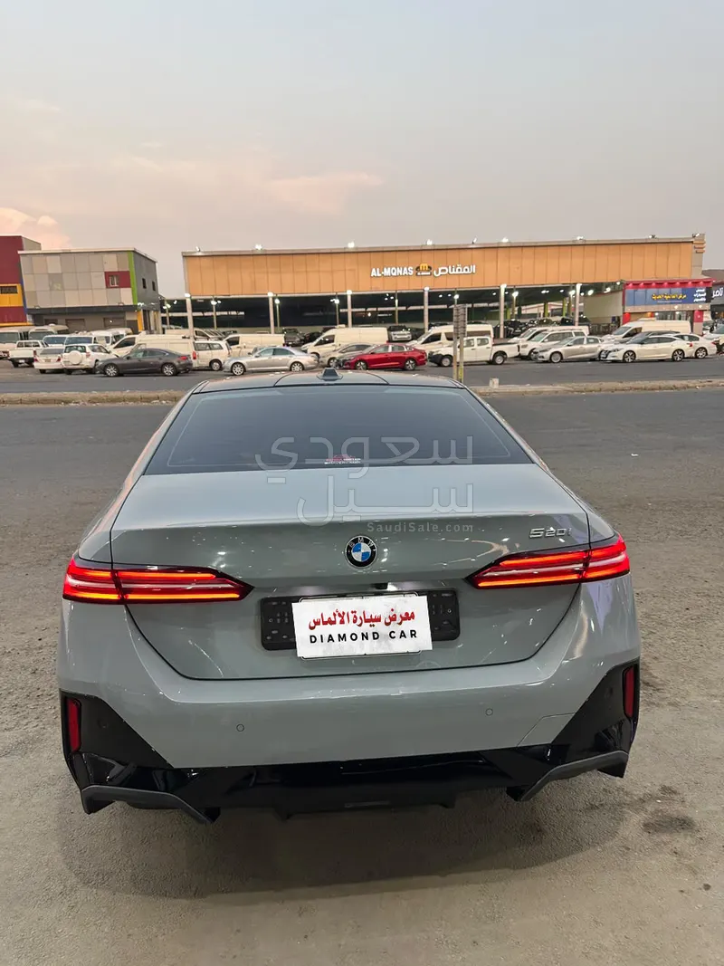 2024 بي ام دبليو الفئة الخامسة 520 أي