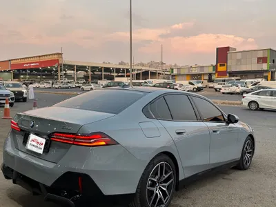 2024 بي ام دبليو الفئة الخامسة 520 أي