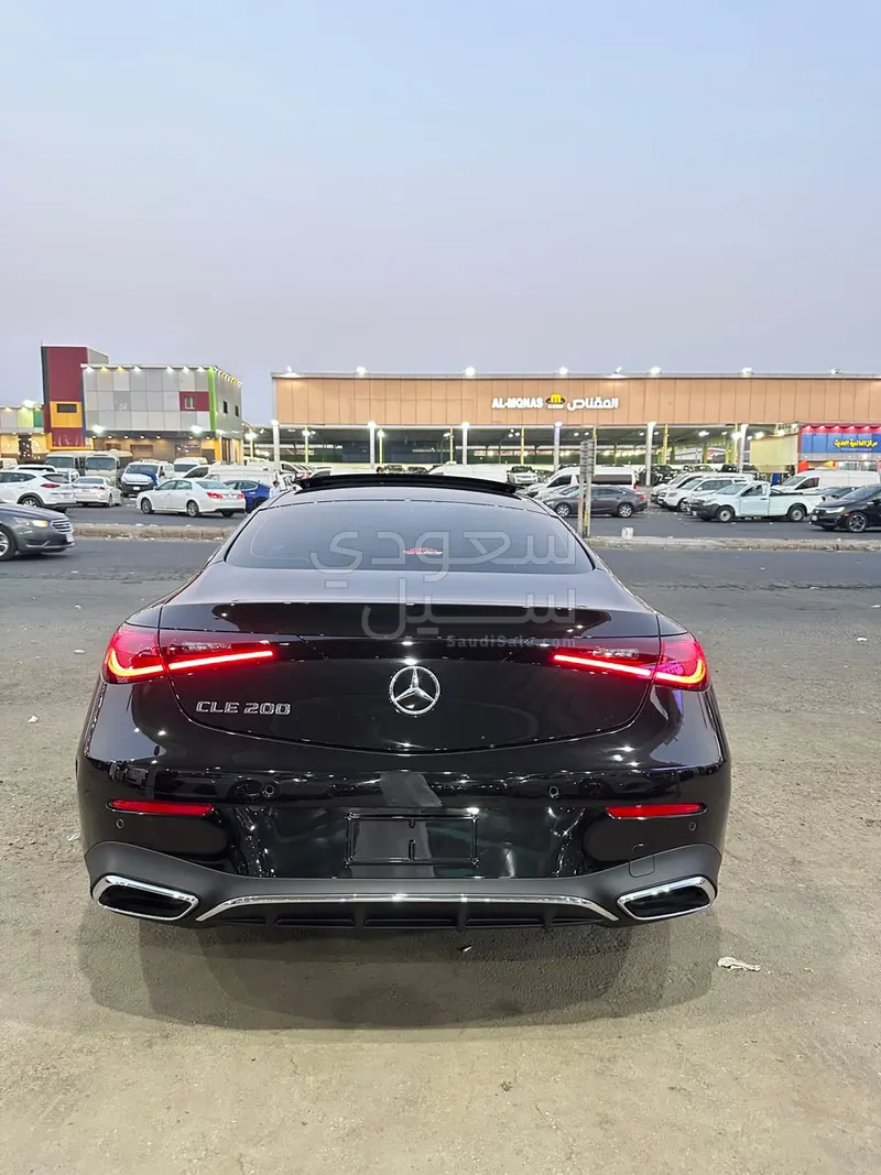 2025 مرسيدس - بنز سي إل إي 200