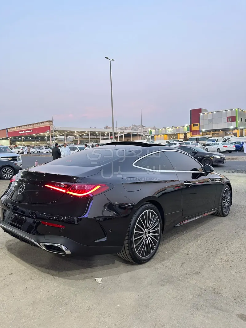 2025 مرسيدس - بنز سي إل إي 200