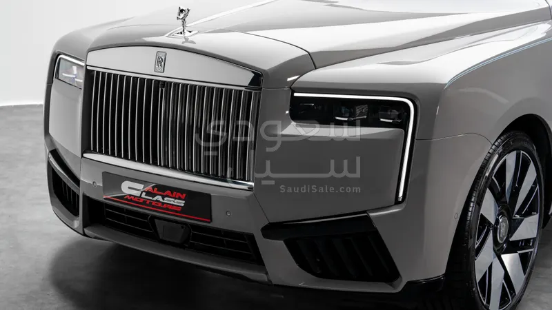 2027 رولز رويس كولينان سلفر بادج