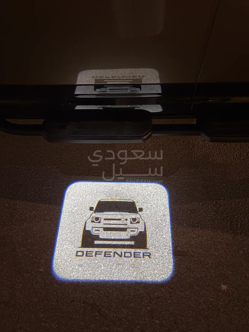 2025 لاند روفر ديفيندر 110 اس اي