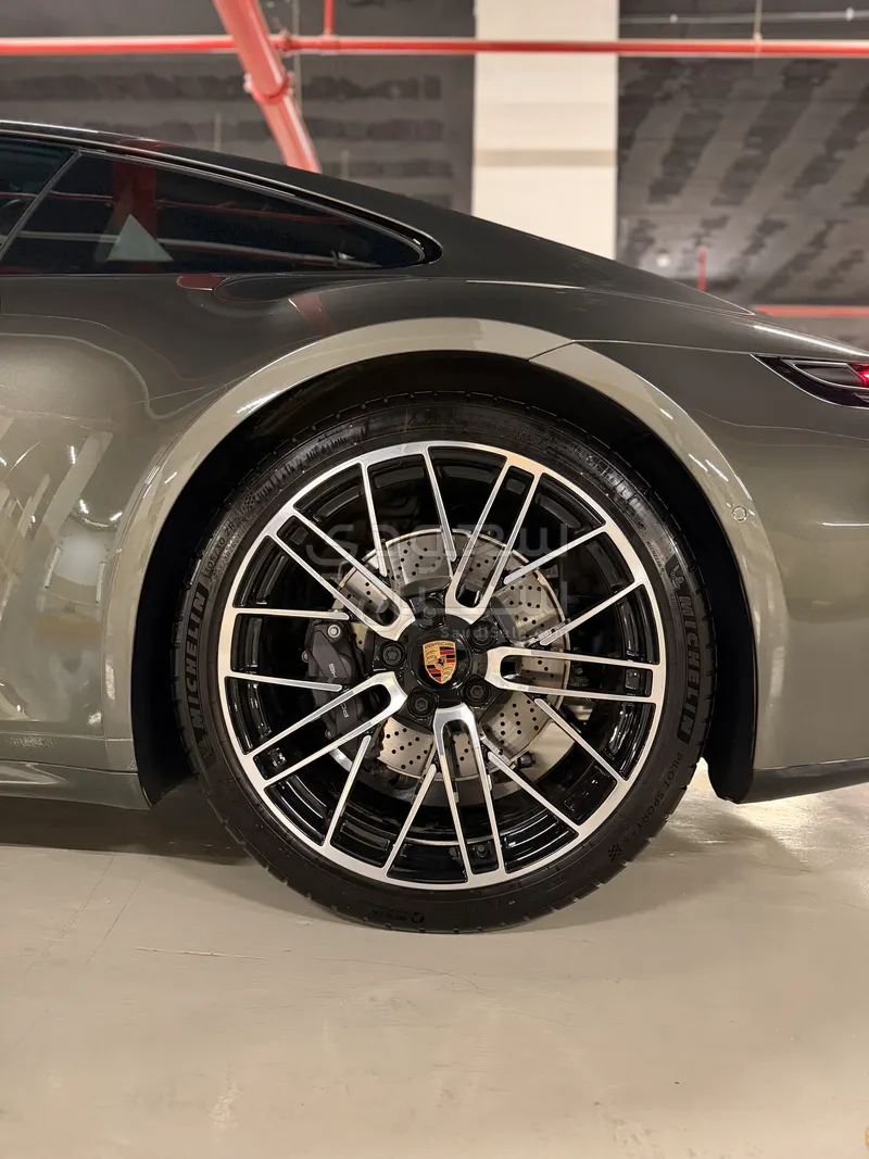 2026 بورش 911 كاريرا