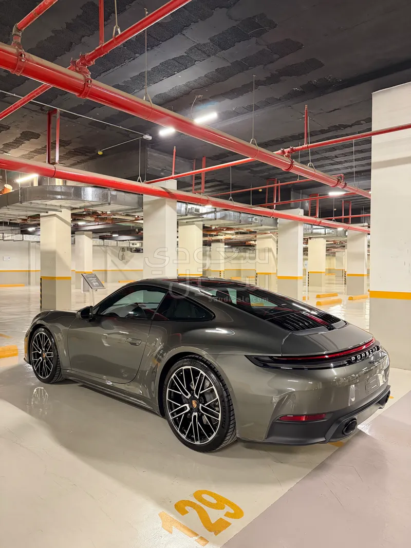 2026 بورش 911 كاريرا