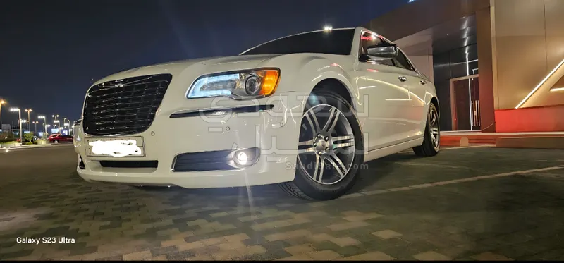 2012 كرايسلر 300 ليميتد