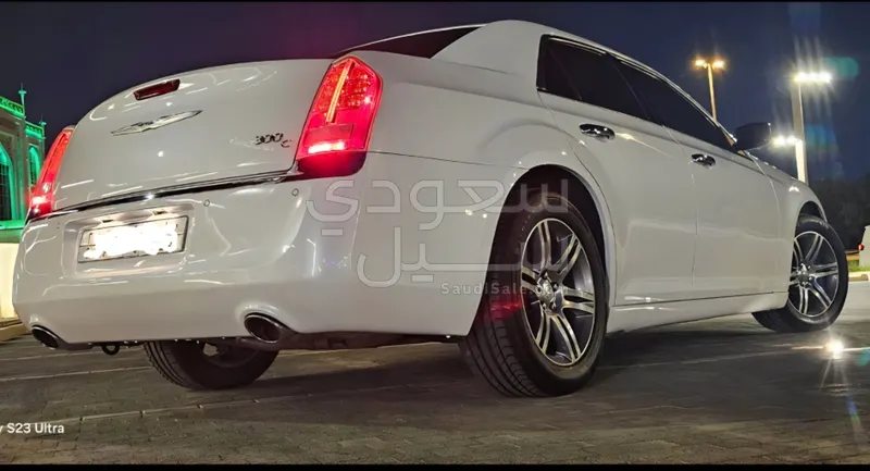2012 كرايسلر 300 ليميتد